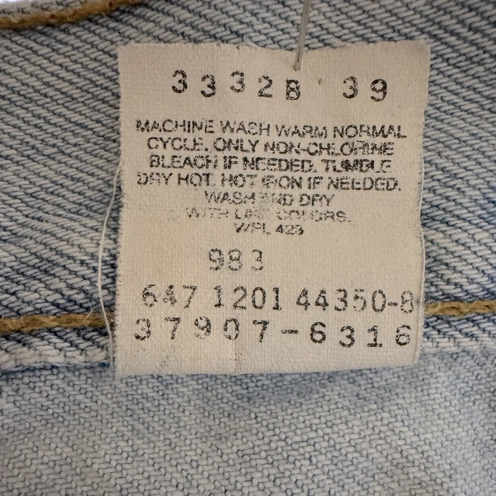 Vintage Levi’s Button-Fly Denim‎ Shorts Light Wash Y2K Cutoffs all-cotton 13 jr